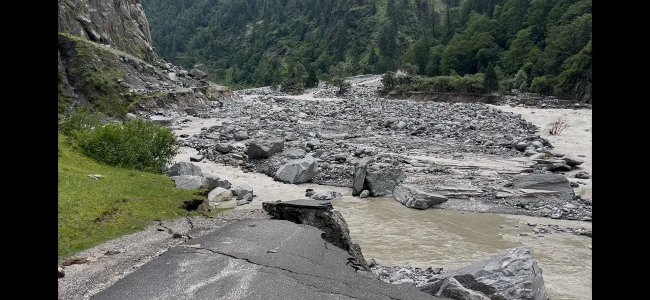 उत्तरकाशी में गंगनानी से सुक्खी टॉप तक तबाही का मंजर