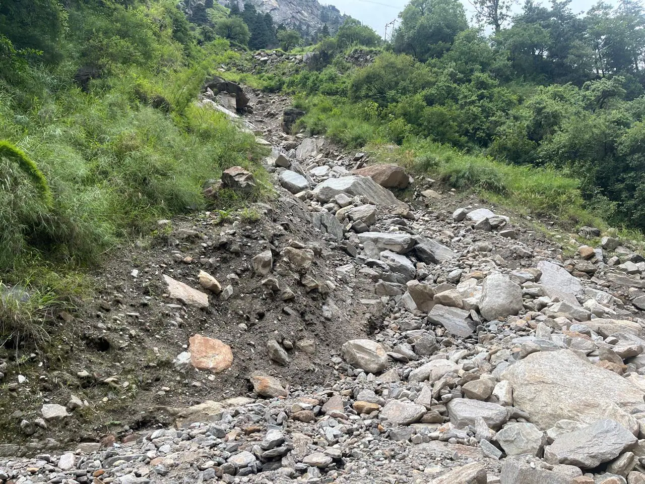 उत्तरकाशी में गंगनानी से सुक्खी टॉप तक तबाही का मंजर