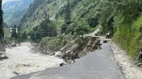 ऊपर से दरका पहाड़, नीचे से खिसकी जमीन – गंगनानी से सुक्खी टॉप तक तबाही का मंजर