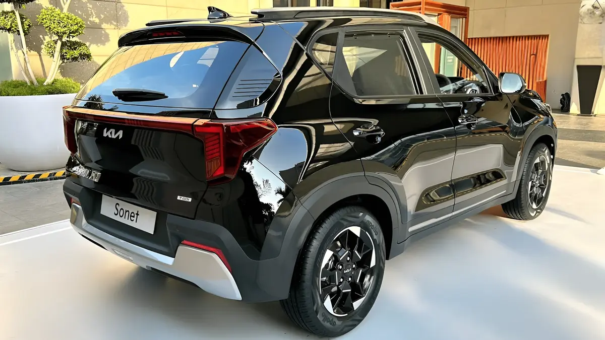 गरीबों के लिए लॉन्च हुई Kia Sonet New Model 2025