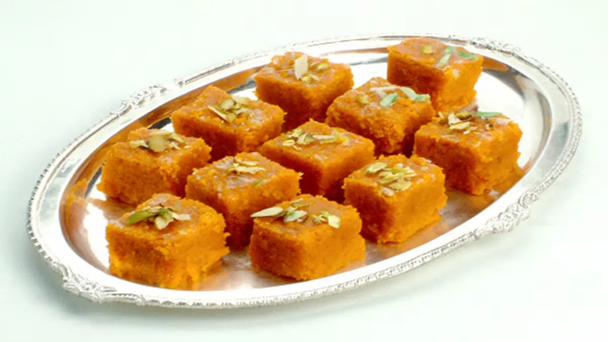 Diwali Food Items List: बच्चों और परिवार के लिए आसान शाकाहारी रेसिपी और मिठाइयाँ