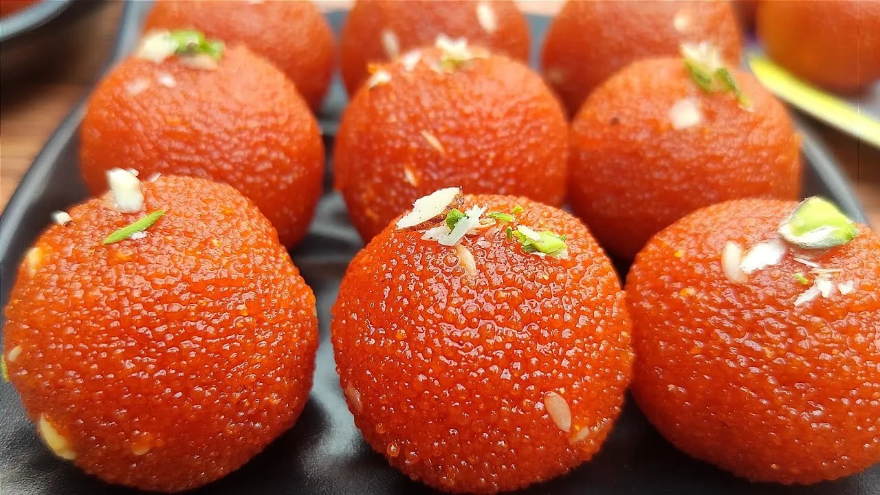 Motichoor Laddu: घर पर बनाइए स्वादिष्ट मोतीचूर के लड्डू और जानिए इसका राजसी इतिहास