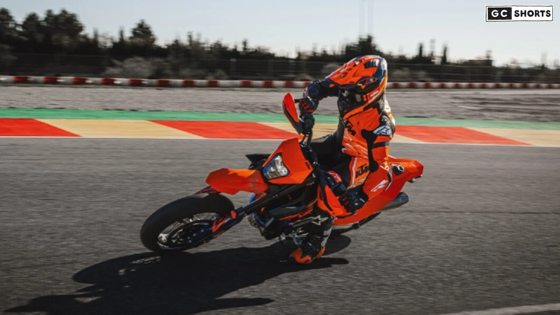 2026 KTM 690 Enduro R की टॉप स्पीड stability और adventure