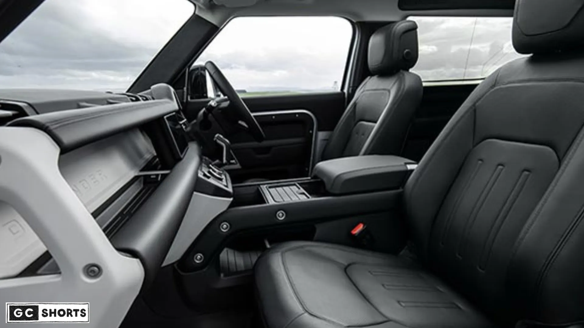 Land Rover Defender लक्जरी और ताकत का अनोखा संगम