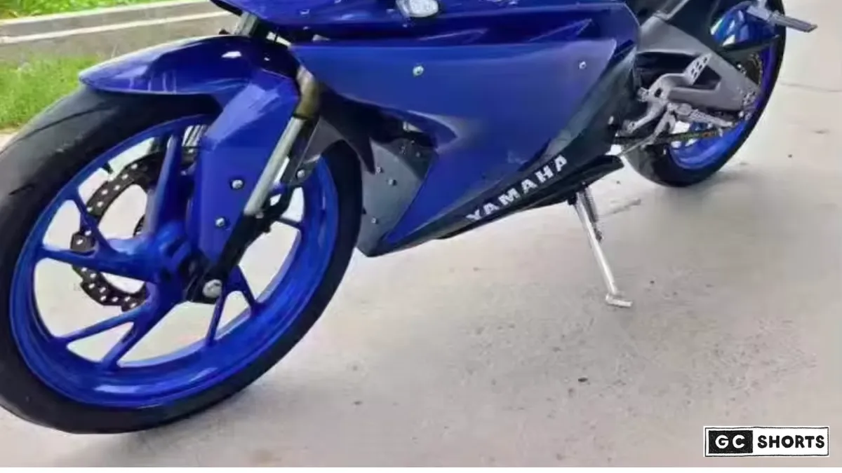 Black and Blue Yamaha YZF R15 V3 – रफ्तार, स्टाइल और जज़्बे की असली पहचान