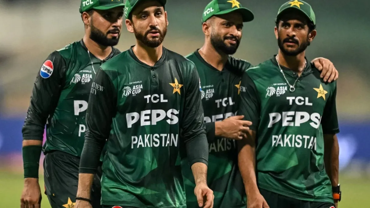 सलमान आगा की शतक और हुसैन तलात की शानदार पारी से पाकिस्तान ने श्रीलंका को दिया 300 का टारगेट