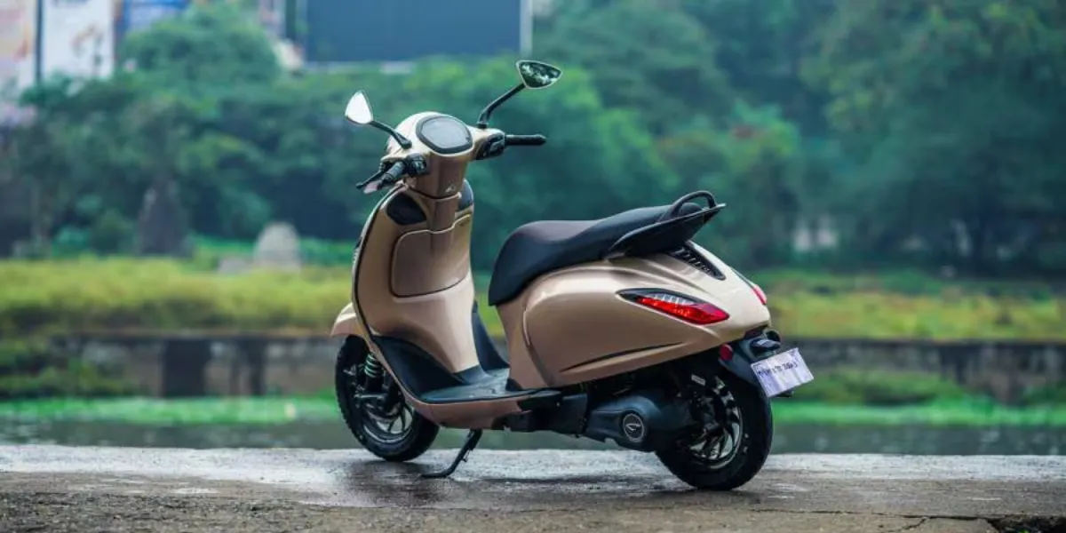 Bajaj Chetak Review बजाज चेतक इलेक्ट्रिक स्कूटर नहीं, एक भरोसे की वापसी है ये!