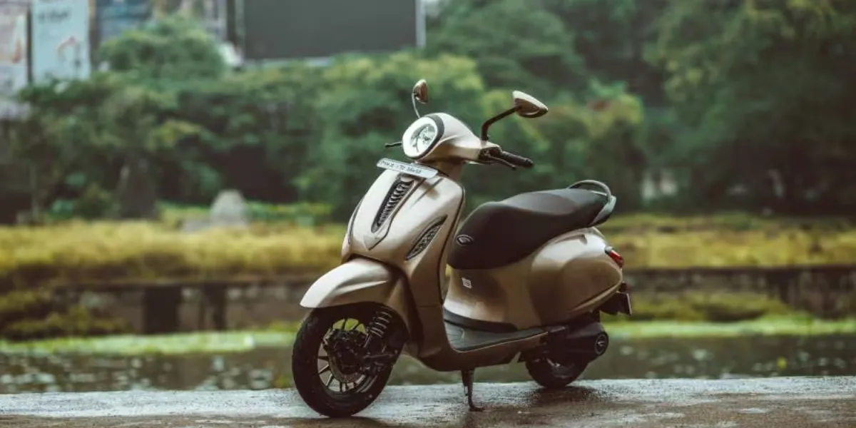 Bajaj Chetak Review बजाज चेतक इलेक्ट्रिक स्कूटर नहीं, एक भरोसे की वापसी है ये!