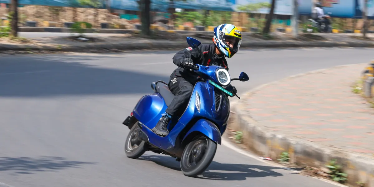 Bajaj Chetak Review बजाज चेतक इलेक्ट्रिक स्कूटर नहीं, एक भरोसे की वापसी है ये!