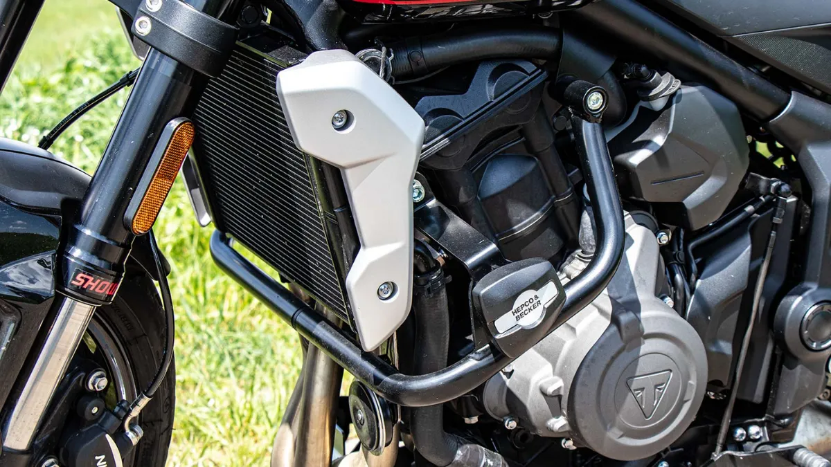 Triumph Trident 660 छोटी बॉडी, बड़ा तेवर मिड-वेट बाइकों की नई परिभाषा!