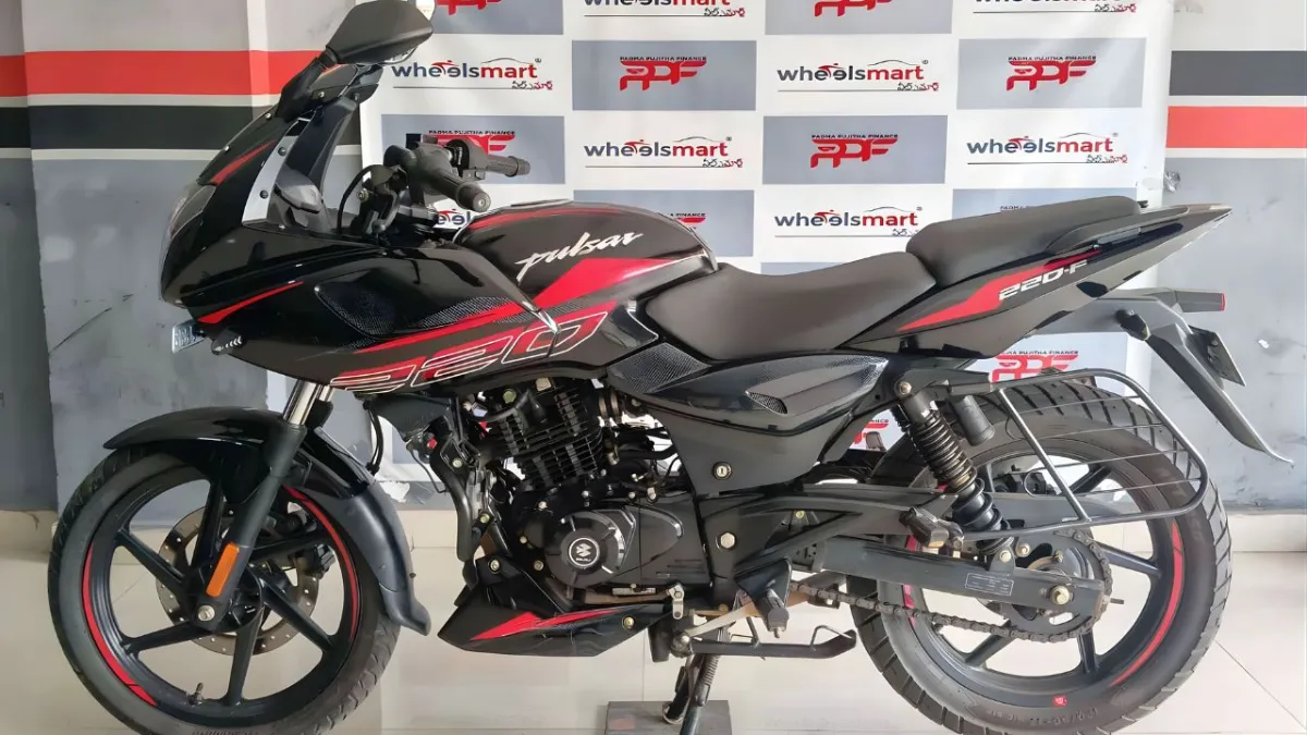 Bajaj Pulsar 200F 2025 – क्या यह सुपरस्टेबल ABS आपको सुरक्षित रखेगी? जानिए नए रंग और स्मार्ट फीचर्स के फायदे!