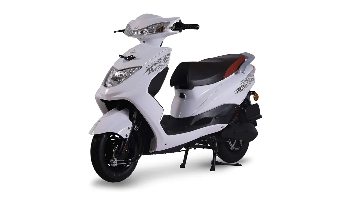 ₹1.5 लाख के अंदर ये Electric Scooters बना रहे हैं Youth की पहली पसंद – खरीदने से पहले जरूर जानें!