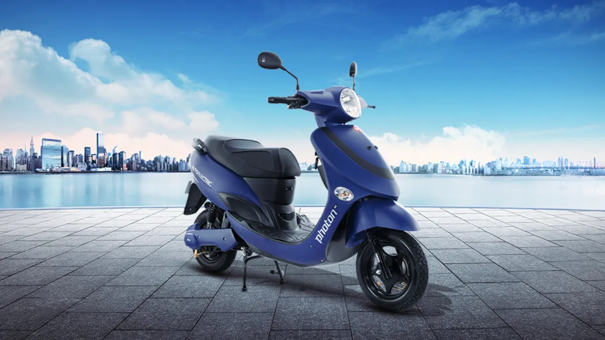 ₹1.5 लाख के अंदर ये Electric Scooters बना रहे हैं Youth की पहली पसंद – खरीदने से पहले जरूर जानें!