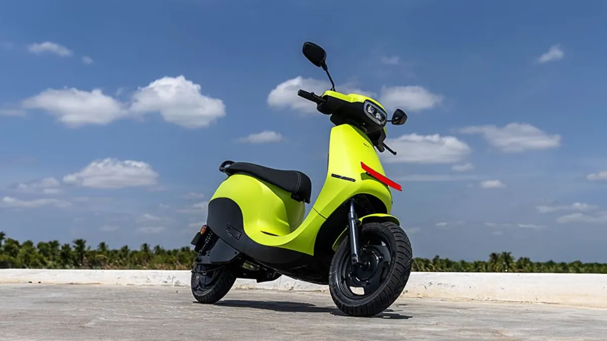 ₹1.5 लाख के अंदर ये Electric Scooters बना रहे हैं Youth की पहली पसंद – खरीदने से पहले जरूर जानें!
