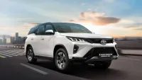 देखते ही दिल जीत ले – Toyota Fortuner Legender का दमदार और स्टाइलिश लुक