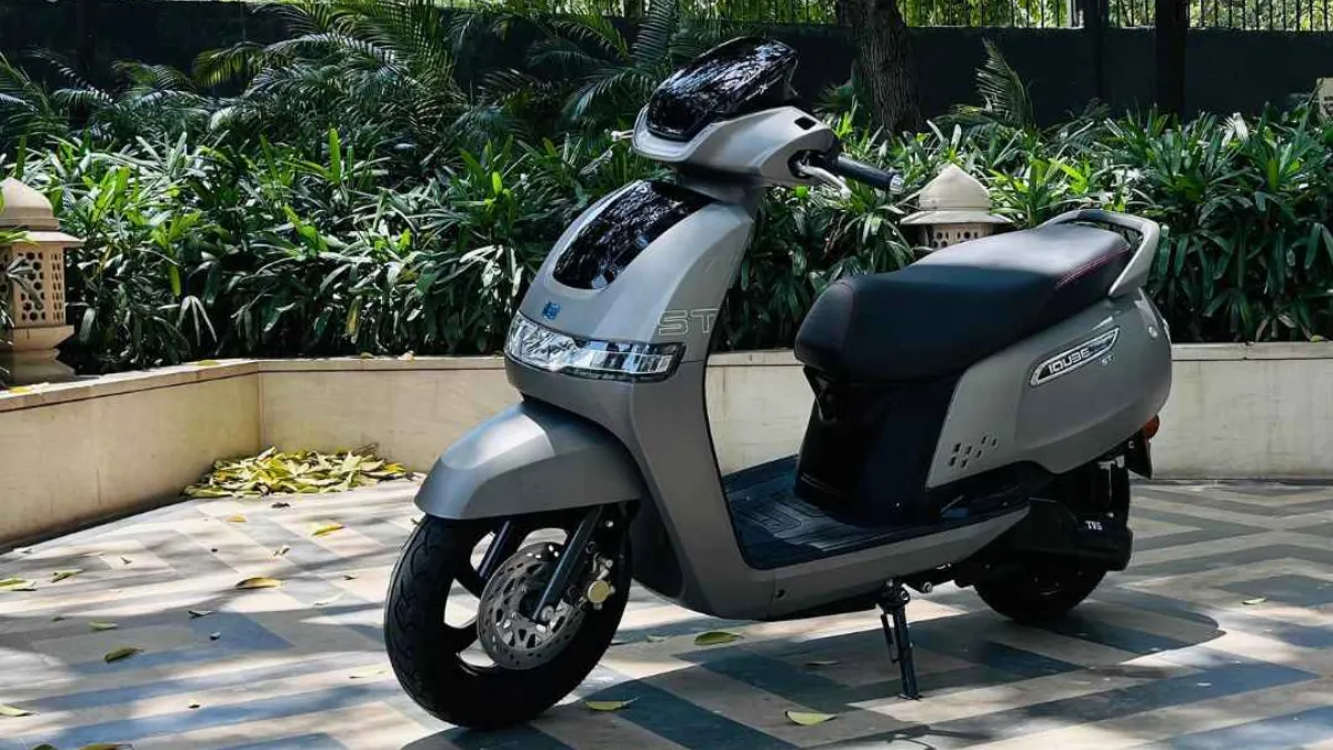 ₹1.5 लाख के अंदर ये Electric Scooters बना रहे हैं Youth की पहली पसंद – खरीदने से पहले जरूर जानें!