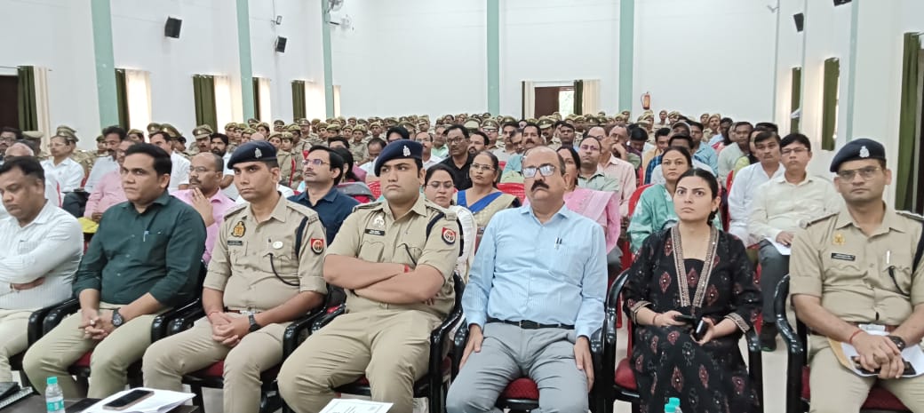 Firozabad News: पीसीएस प्रारंभिक परीक्षा को लेकर जिलाधिकारी और एसएसपी ने दिए दिशा-निर्देश